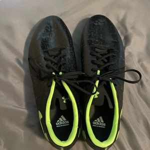 Under armour magnetico pro soccer cleats size 13